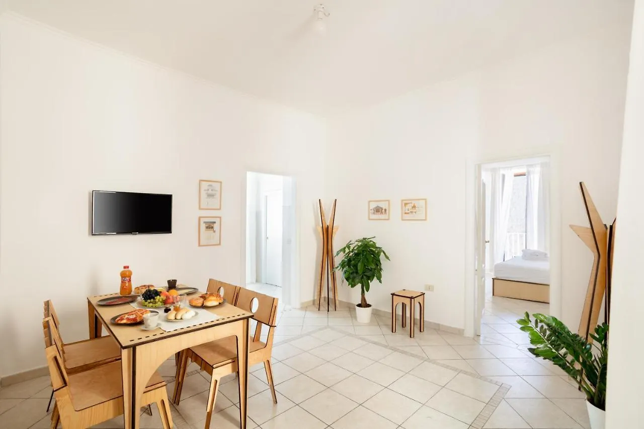 Le Tre Regine Apartment Naples
