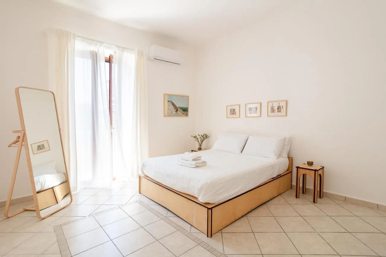 Le Tre Regine Apartment Naples